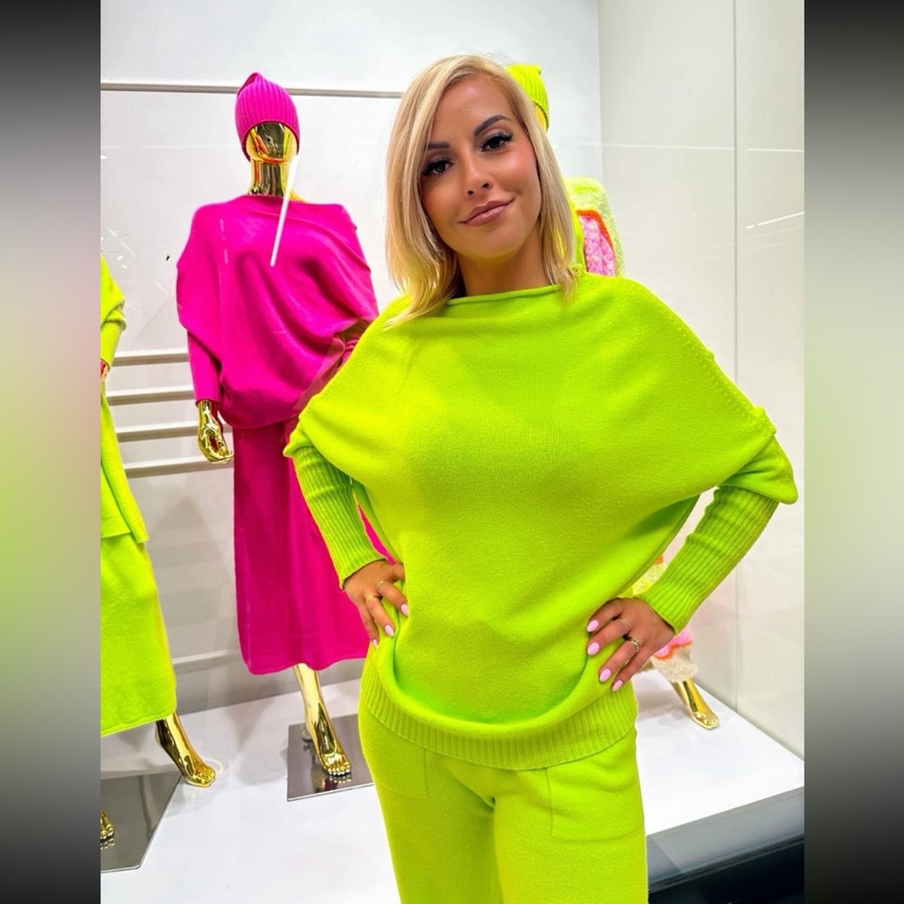NEW NWT Made in Italy neon lime green batwing sweater OSFA